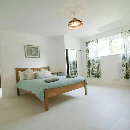Carew In The Heart Of With Panoramic Sea Views Bantham